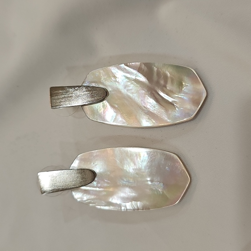 Kendra Scott Aragon Silver statement earrings in ivory mother of pearl